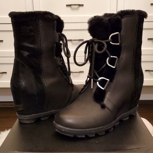 Joan of Arctic Wedge II Lux